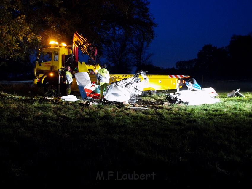 Kleinflugzeug abgestuerzt Sankt Augustin Meindorf P340.JPG